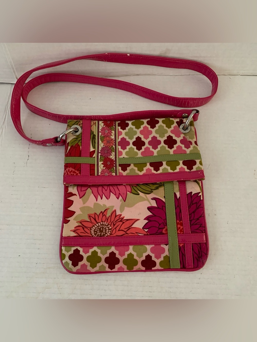 Vera Bradley Flipster Foldover Hello Dahlia Crossbody Bag Magnetic Closure
